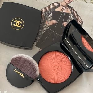 Chanel PÊCHE ROSÉE BLUSH LUMIÈRE ILLUMINATING BLUSH POWDER